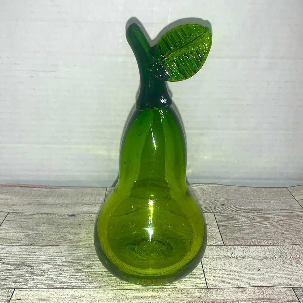 Large Hand blown Green Glass Pear w/ leaf Heavy Made in Mexico 7 1/2 inch